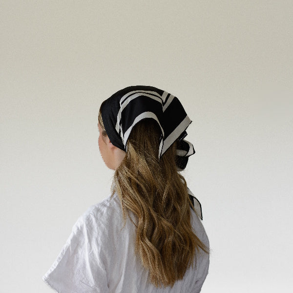 Light Back Scarf-Shape