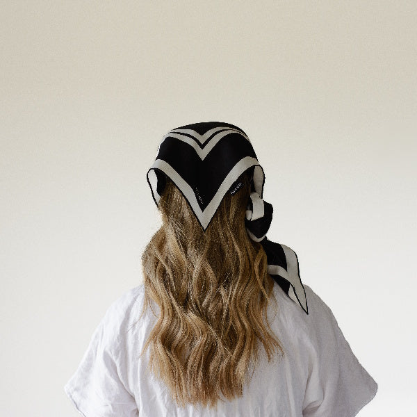 Light Back Scarf-Shape