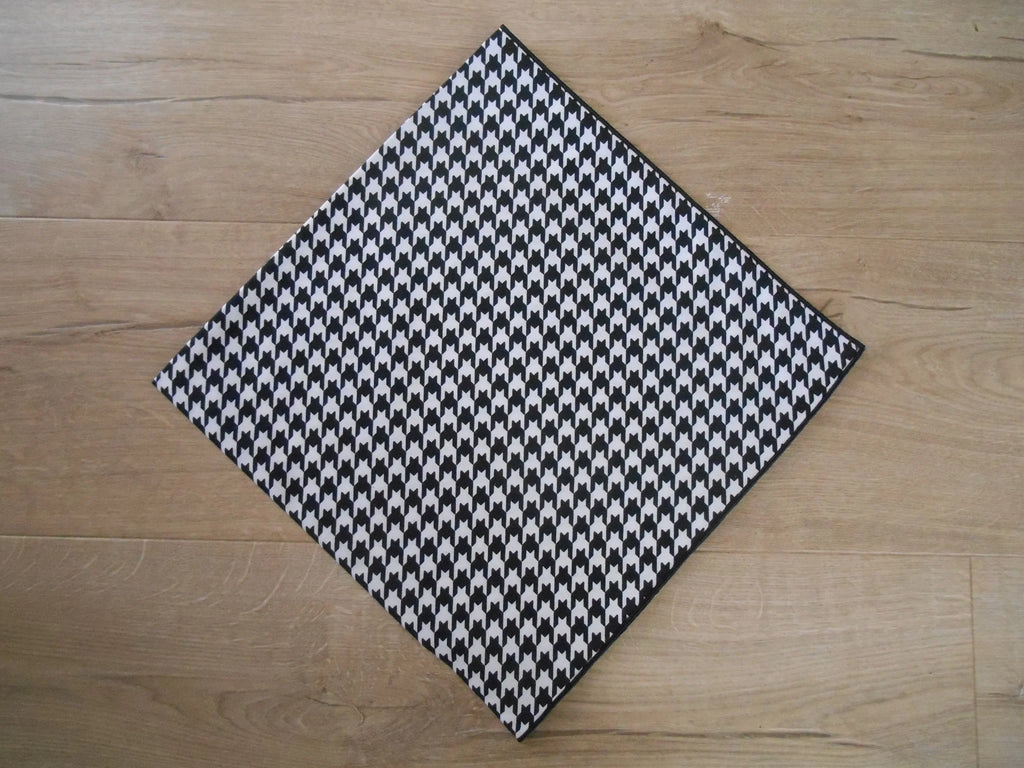 Black/White Houndstooth 59cm