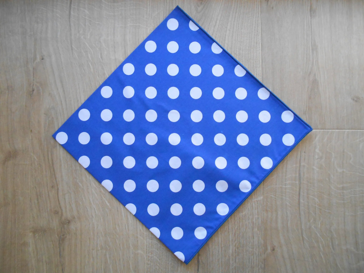 Big White Spot Royal Blue 59cm w/blue Edge