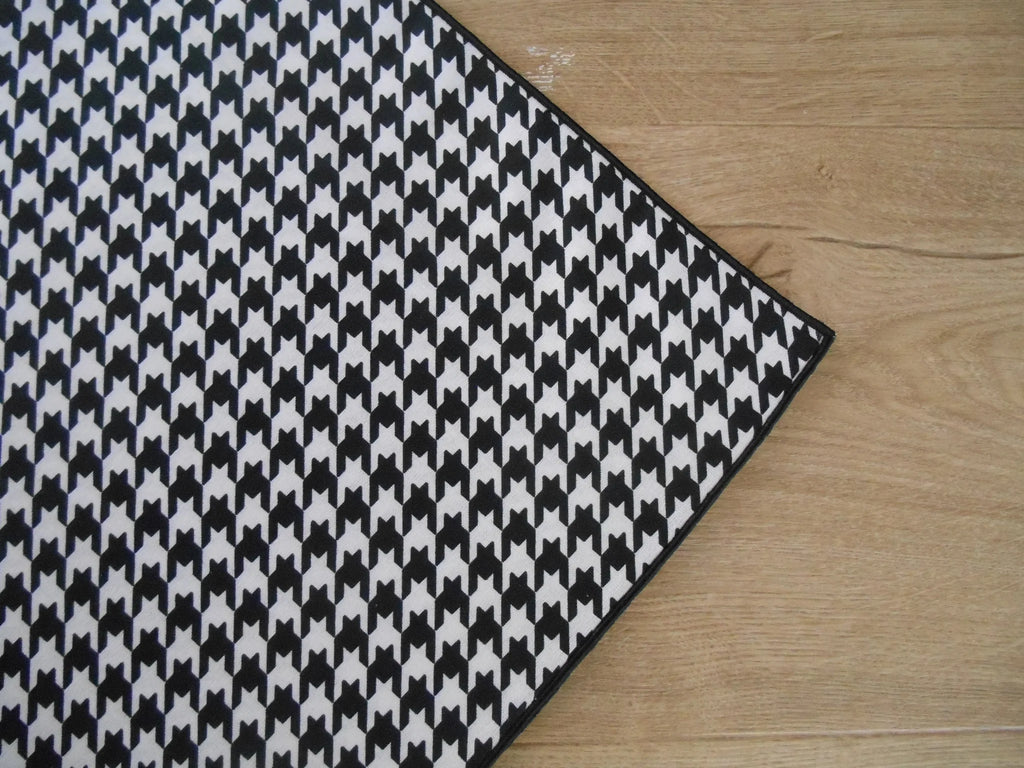 Black/White Houndstooth 59cm